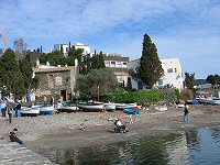 De haven in Port Lligat