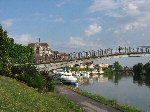 Voetgangersbrug over de Yonne