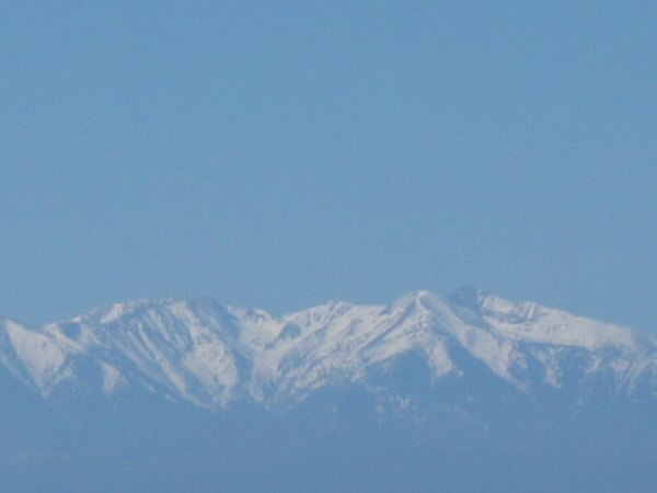 Sneeuw op de toppen van de Pyreneen