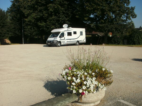 Onze motorhome op de parking in Esternay