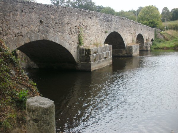 De oude brug over La Gartempe