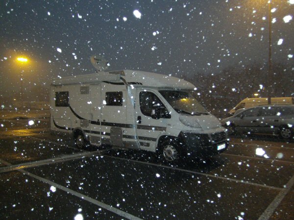 En de vlokjes sneeuw blijven maar neerdwarrelen