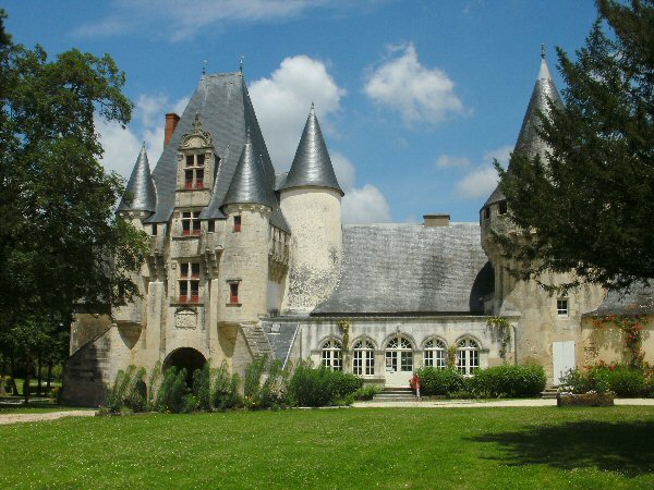 Voorkant van het kasteel