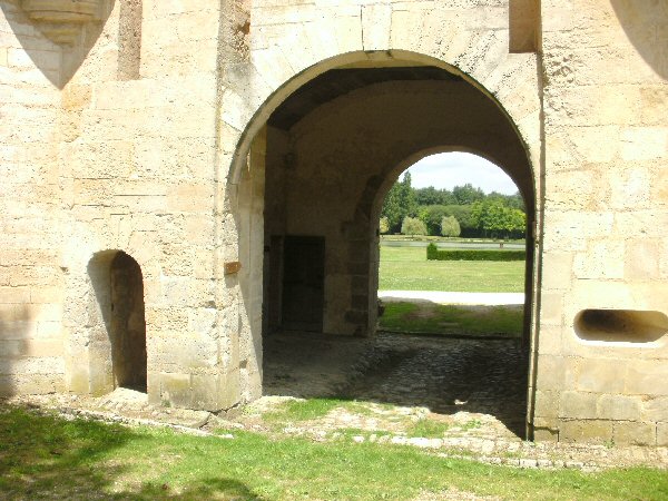 Inrijpoort van het kasteel