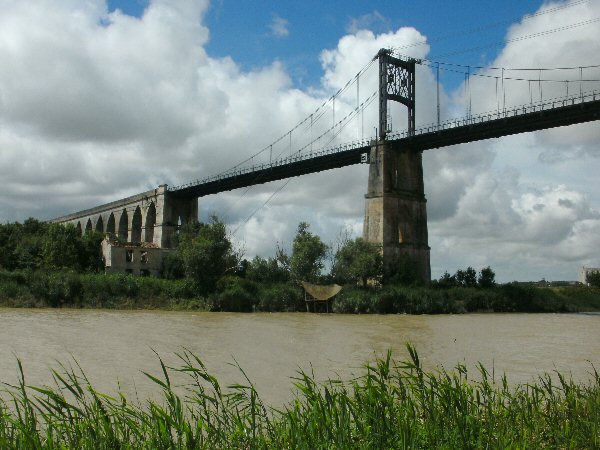 Le pont suspendu