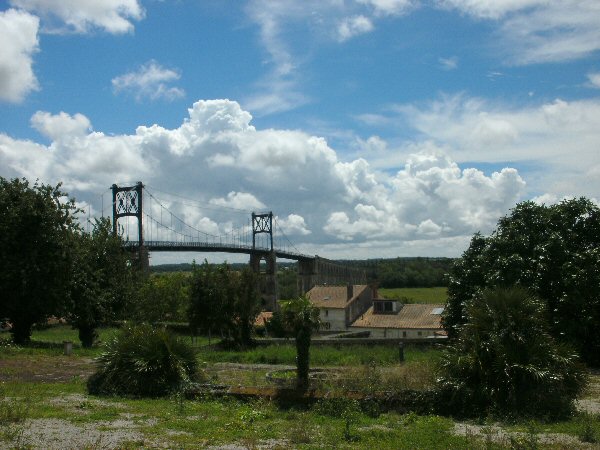 Le pont suspendu