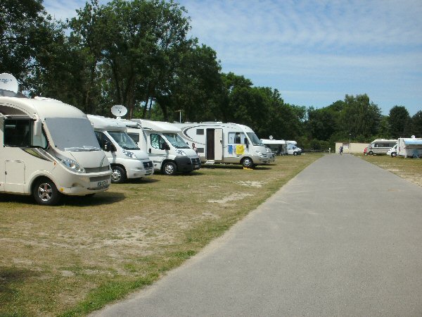 De motorhomeparking van Conty