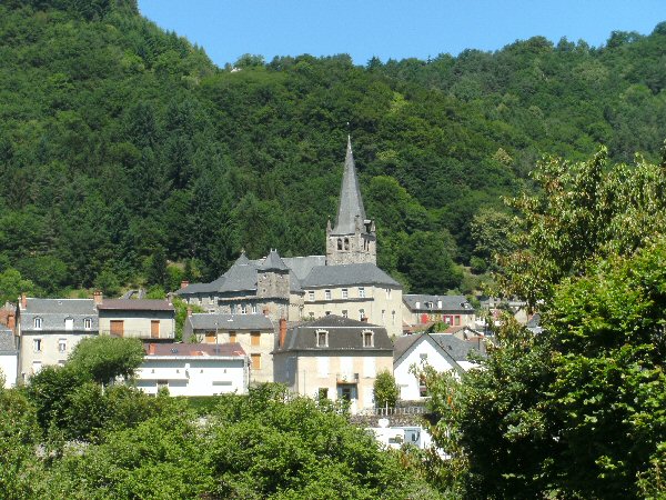 De kerk in het centrum van Bort-les-Orgues