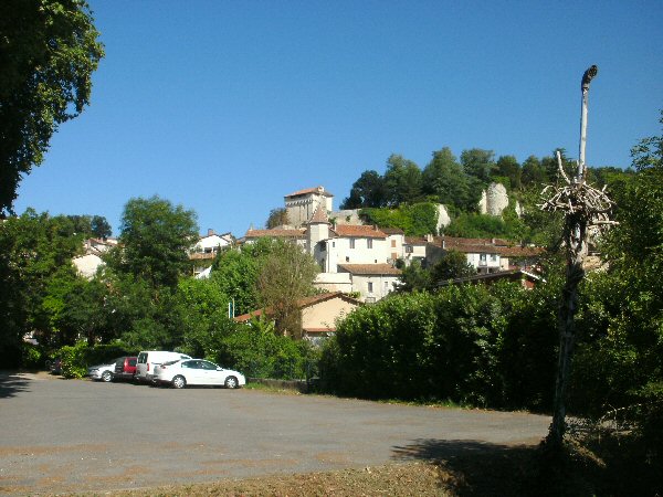 Zicht op Aubeterre-sur-Dronne