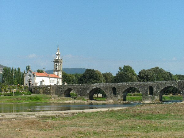 De oude Romeinse brug over de Lima